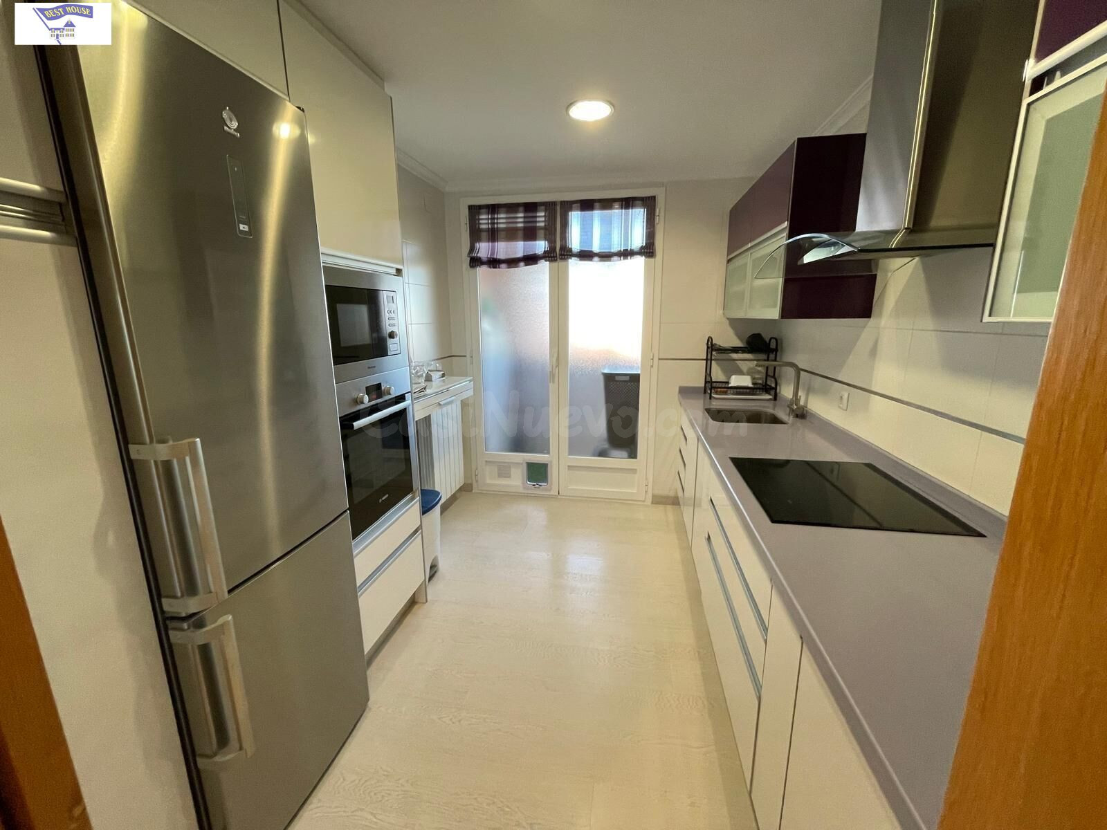 PISO CON GARAJE, TRASTERO Y PISCINA EN URBANIZACIÓN PRIVADA  - foto 5