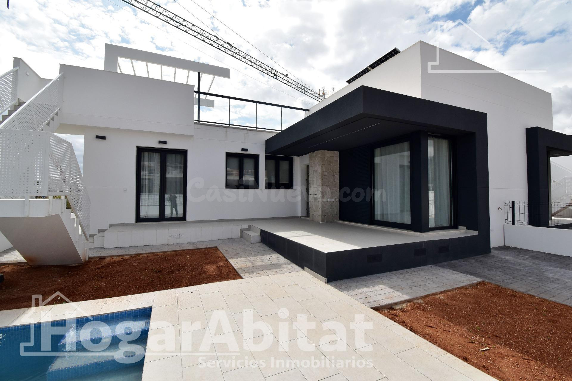 ¡ESPECTACULAR VILLA! A ESTRENAR CON PISCINA PRIVADA, TERRAZA