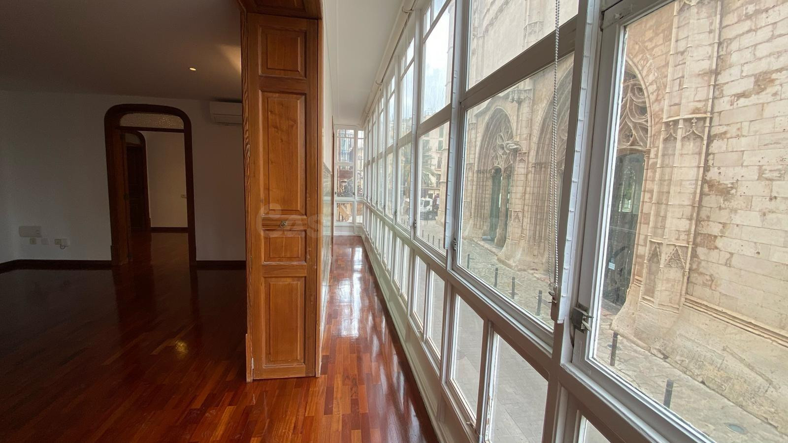 ️ OPORTUNIDAD INVERSORES!!!   EXCLUSIVO EDIFICIO EN LA LONJA - foto 2