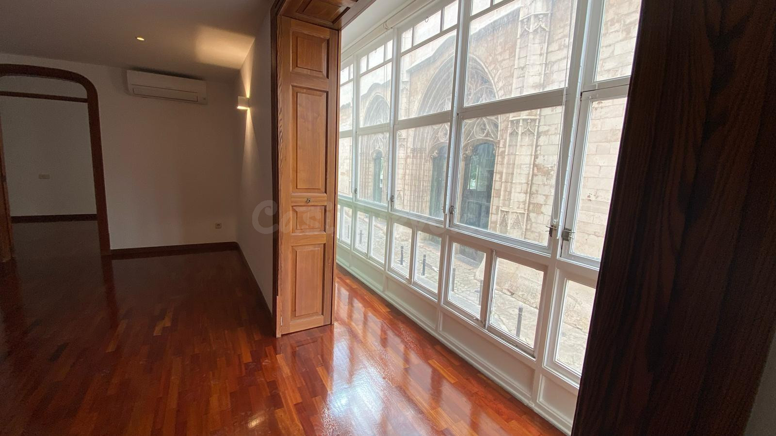️ OPORTUNIDAD INVERSORES!!!   EXCLUSIVO EDIFICIO EN LA LONJA - foto 3