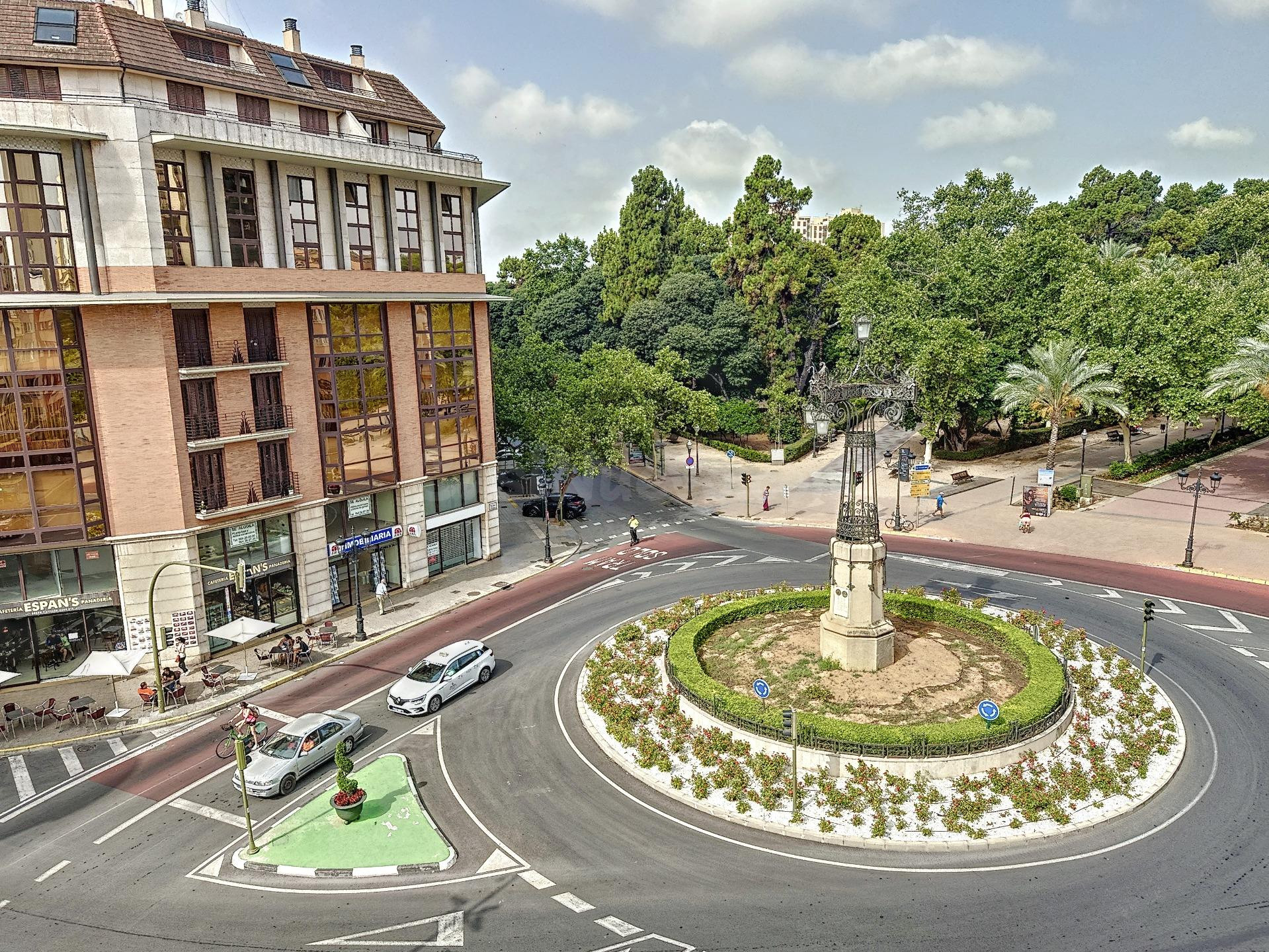 VIVE EN EL CENTRO DE LA CIUDAD, ESTA ES TU OPORTUNIDAD - foto 3