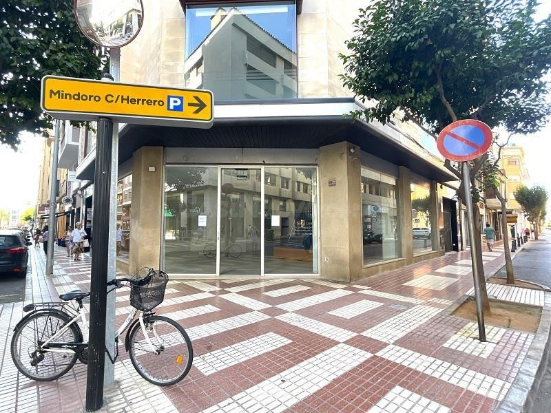 Local comercial 549m² en venta - Centro