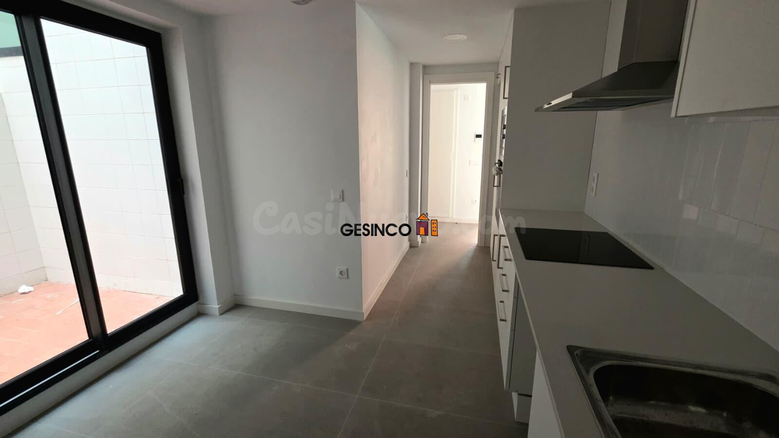 EXCELENTE VIVIENDA SIN AMUEBLAR CON TERRAZA - foto 5