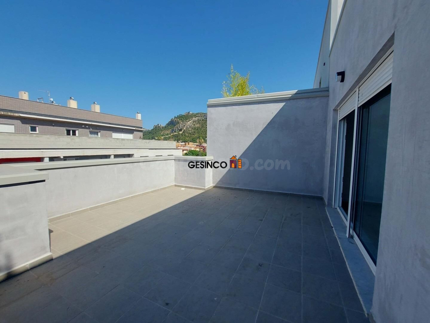 ÁTICO DE OBRA NUEVA CON VISTAS PANORÁMICAS - foto 2