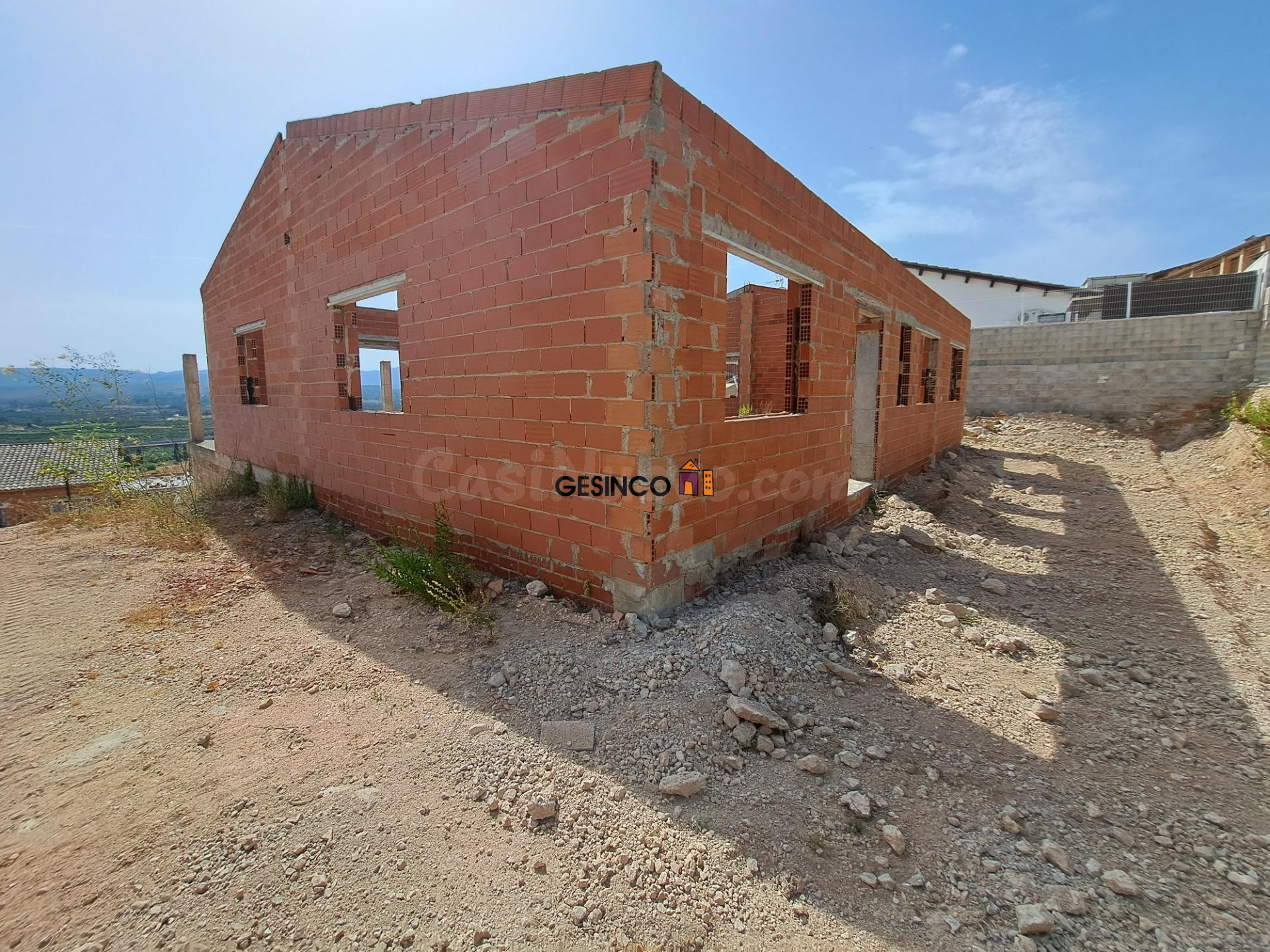 CHALET EN CONSTRUCCIÓN EN URBANIZACIÓN - foto 3