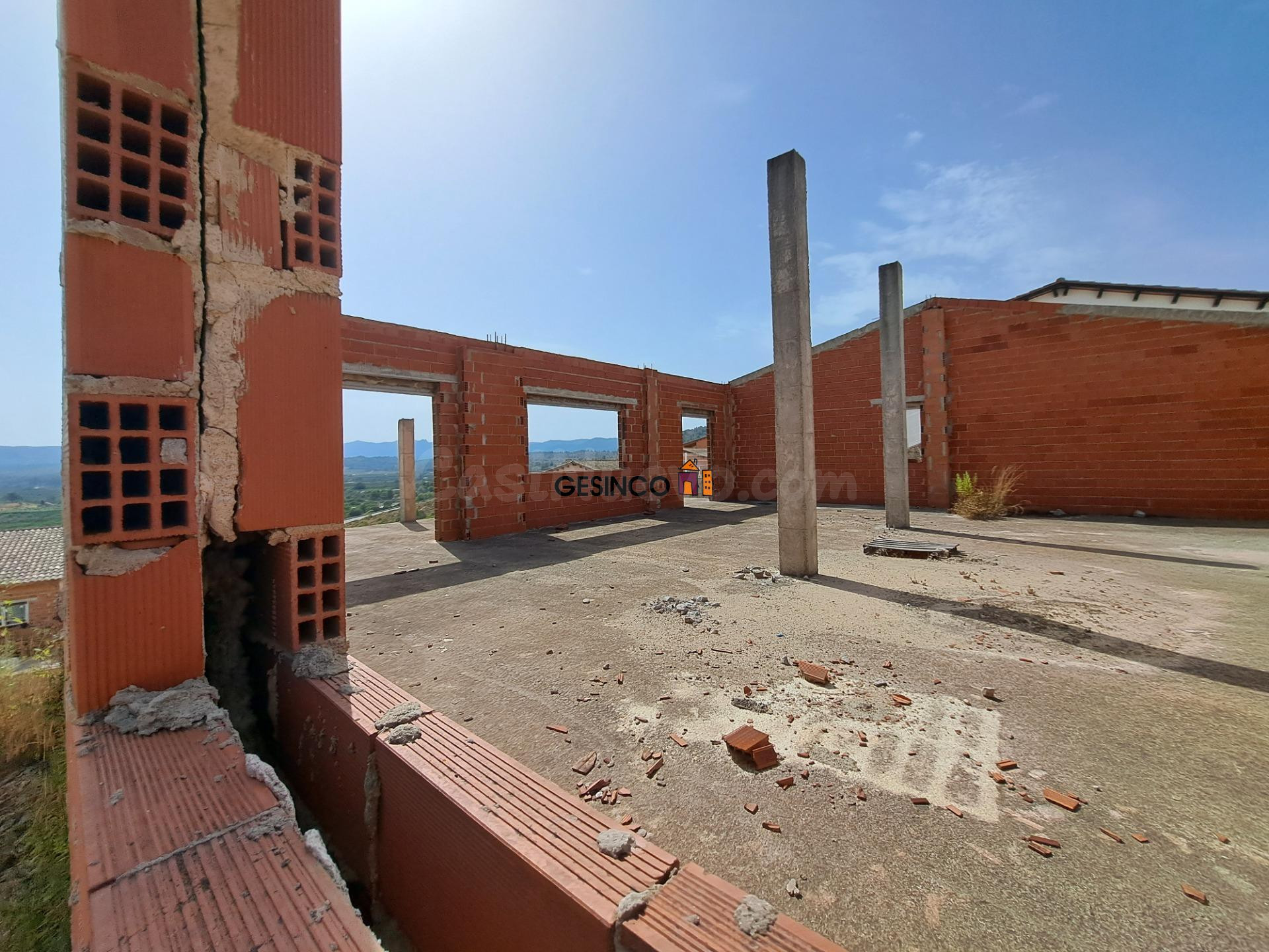 CHALET EN CONSTRUCCIÓN EN URBANIZACIÓN - foto 4