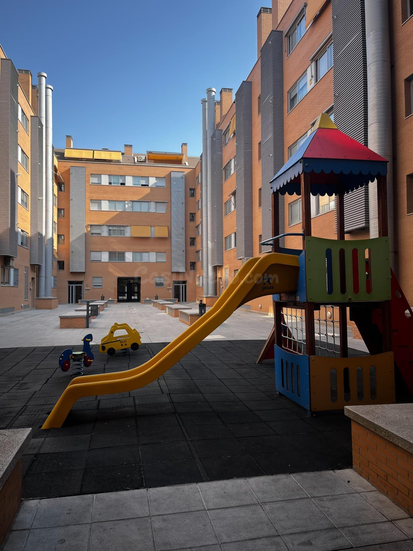 PISO EN VENTA EN SAN FERNANDO DE HENARES - foto 2