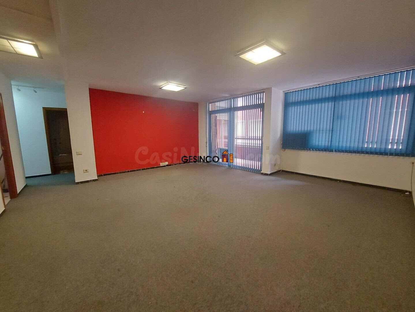PISO EN PRIMERA PLANTA CON PATIO Y BALCÓN. CÉNTRICO!! - foto 3