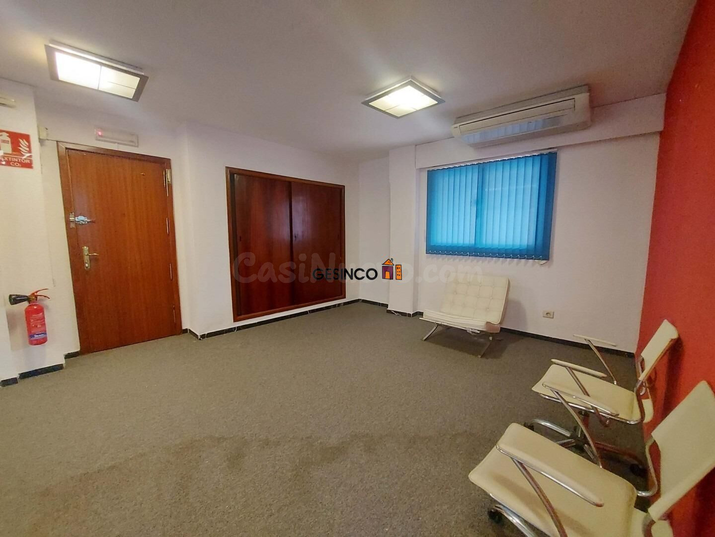 PISO EN PRIMERA PLANTA CON PATIO Y BALCÓN. CÉNTRICO!! - foto 4