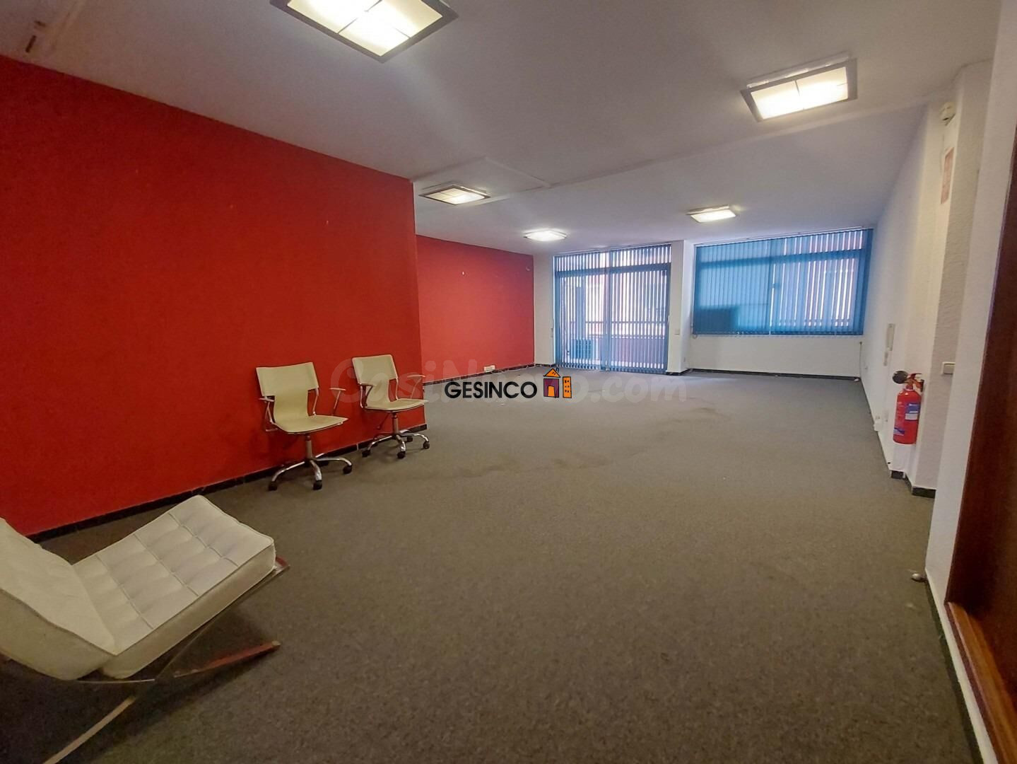 PISO EN PRIMERA PLANTA CON PATIO Y BALCÓN. CÉNTRICO!! - foto 5
