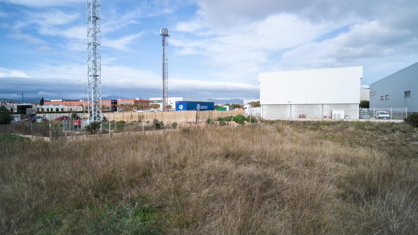 Terreno urbano de 806m2 en Polígono de Son Morro - foto 5