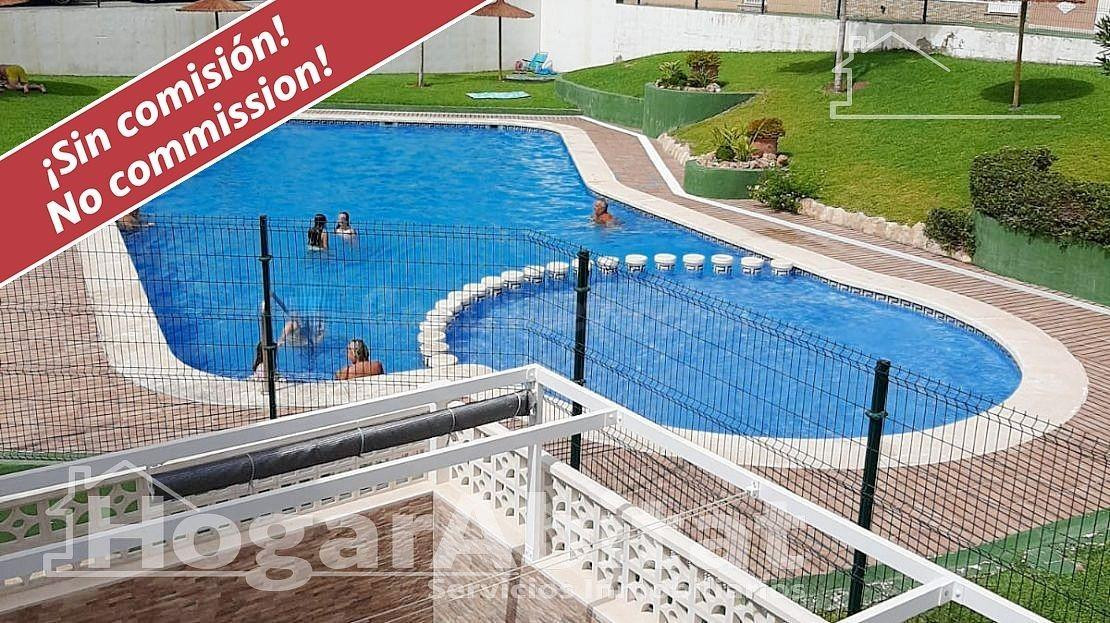 ACOGEDOR EXTERIOR EN RESIDENCIAL DE LUJO CON PISCINA, JARDÍN Y TERRAZA