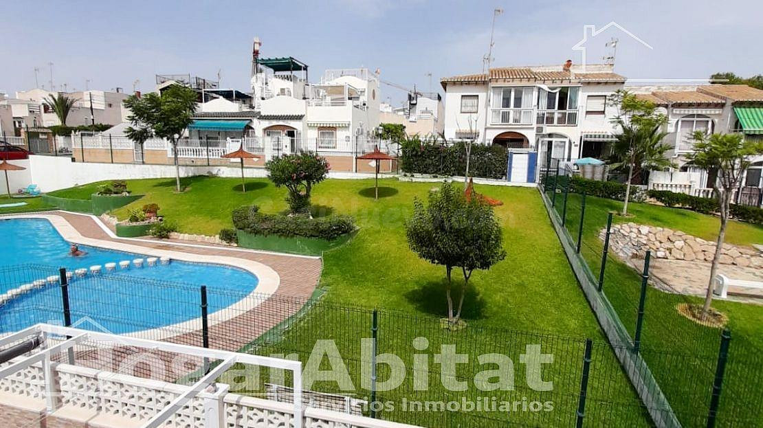 ACOGEDOR EXTERIOR EN RESIDENCIAL DE LUJO CON PISCINA, JARDÍN - foto 4
