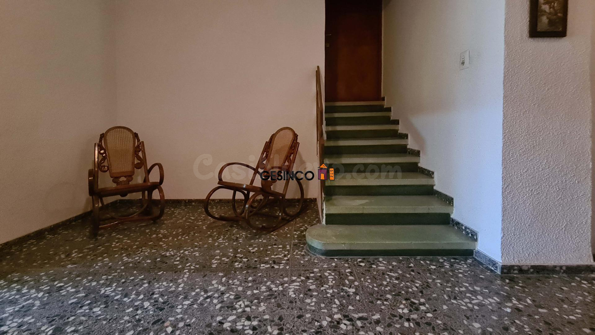 CASA CON PATIO Y TERRAZA EN VENTA EN AIELO DE MALFERIT