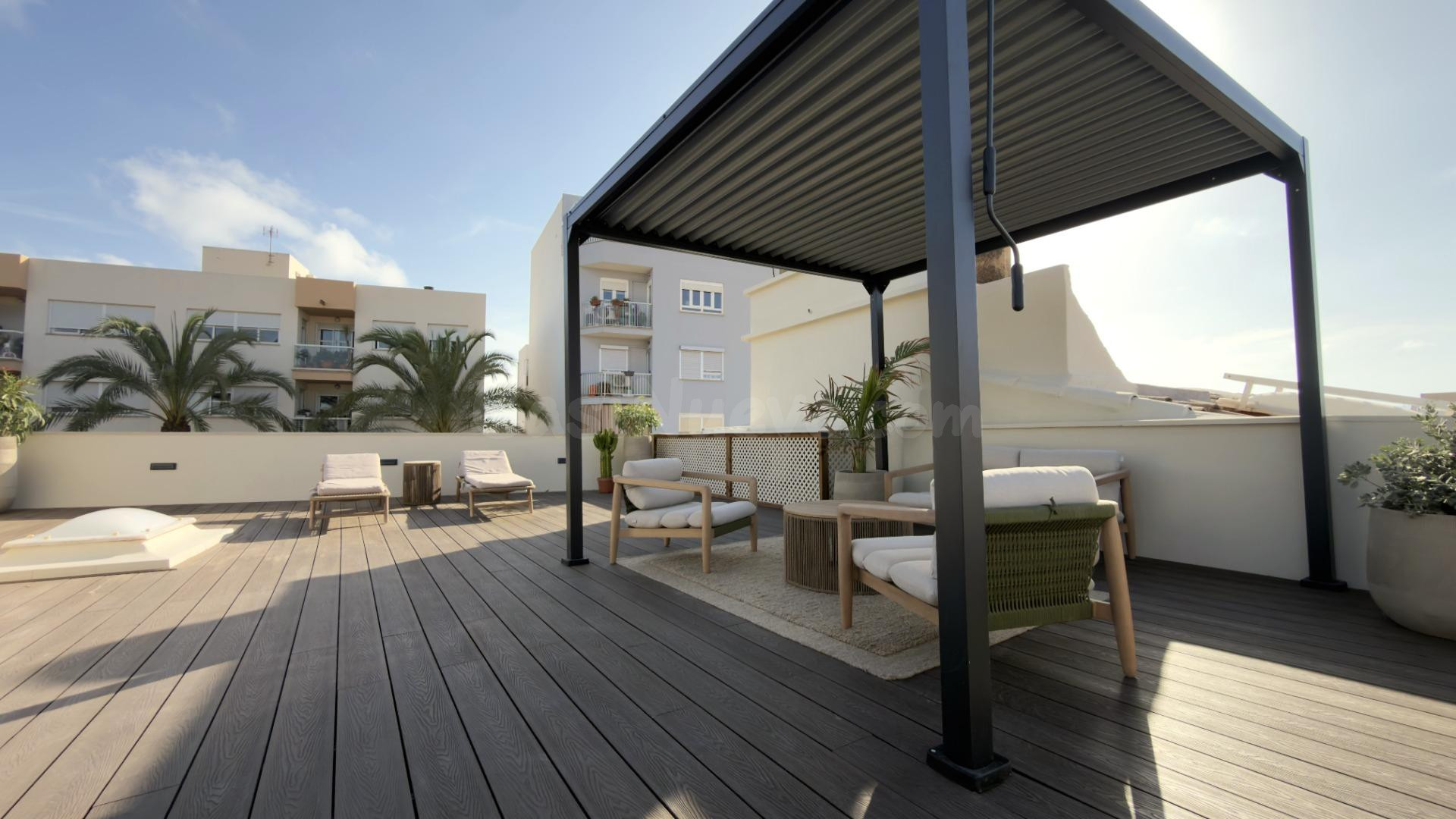 Casa independiente de estilo mediterráneo a solo 200 metros  - foto 2
