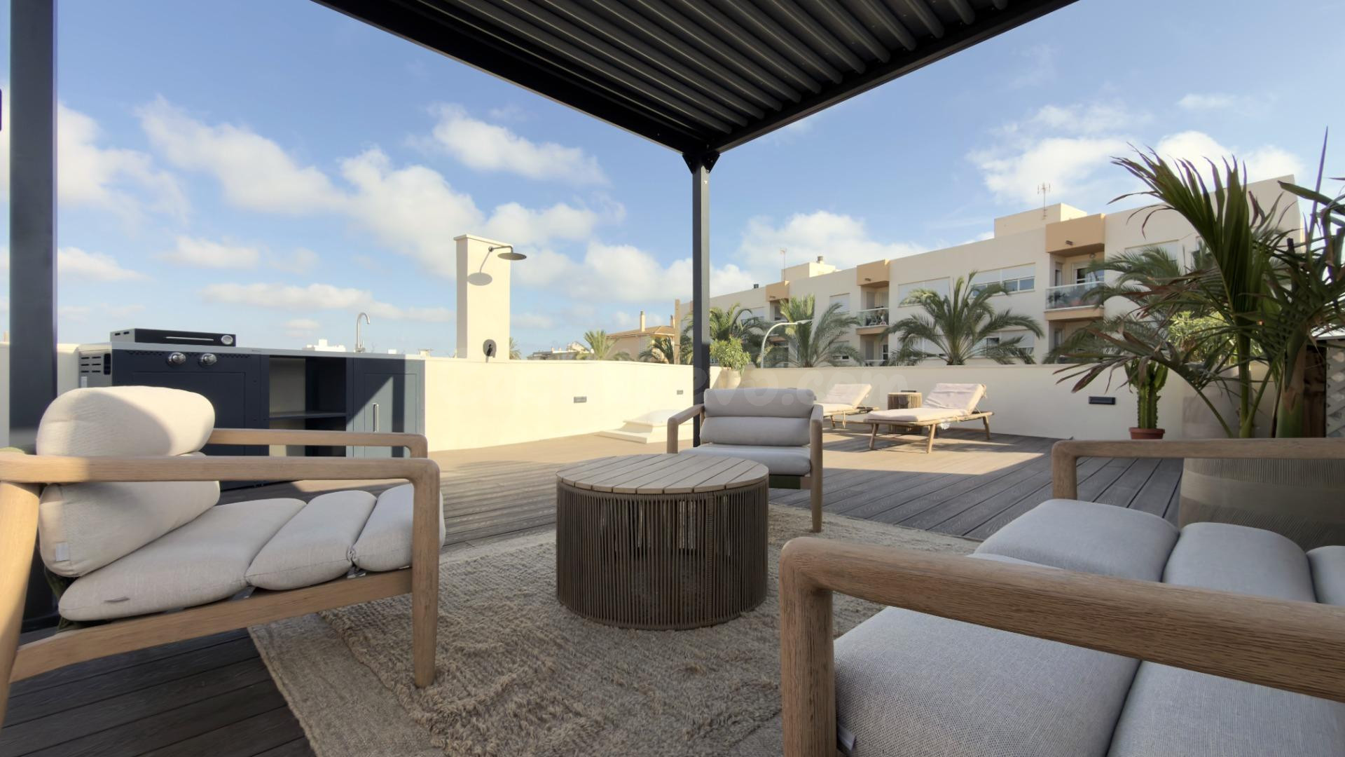 Casa independiente de estilo mediterráneo a solo 200 metros  - foto 4