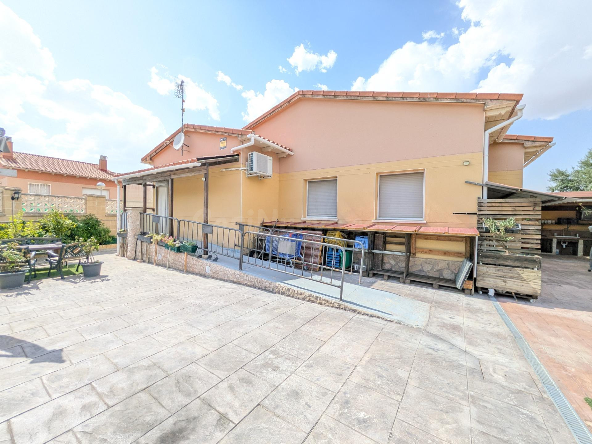 CHALET INDEPENDENTE ZONA PIOZ