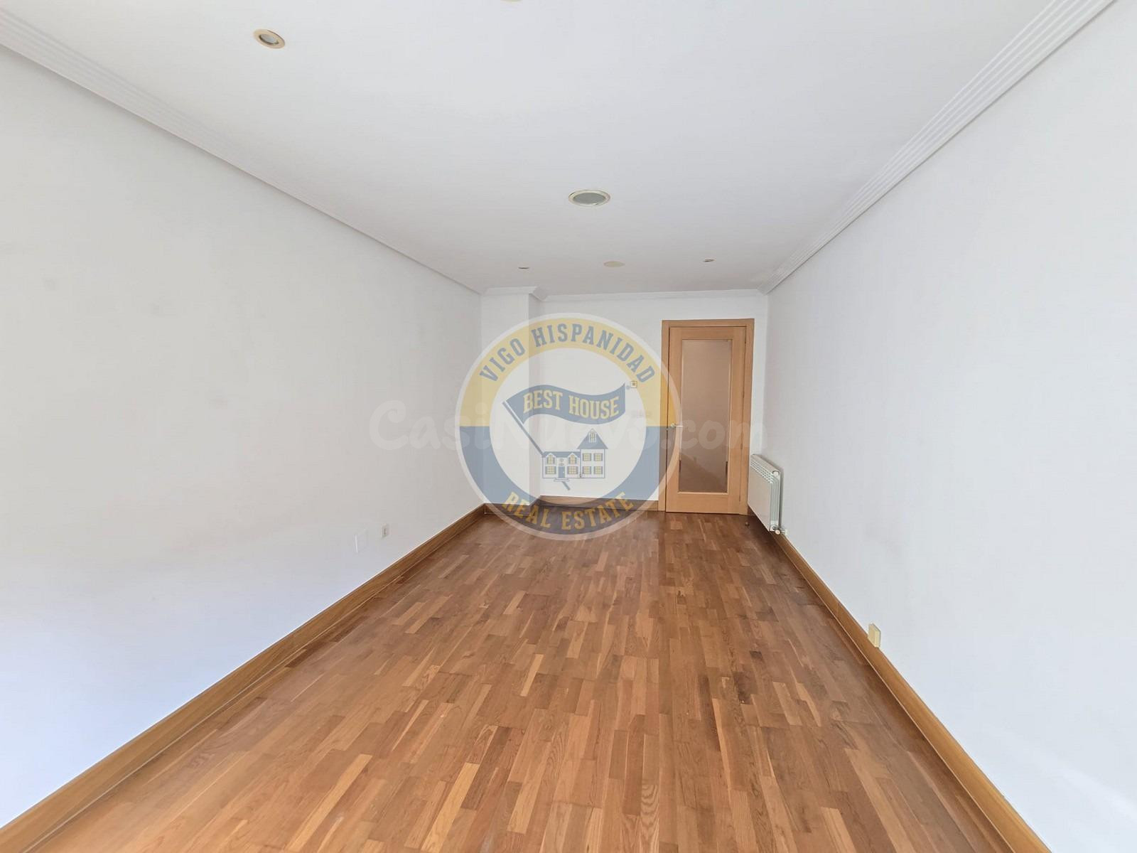 APARTAMENTO SEMINUEVO DE DOS DORMITORIOS CON GARAJE Y BODEGA - foto 2