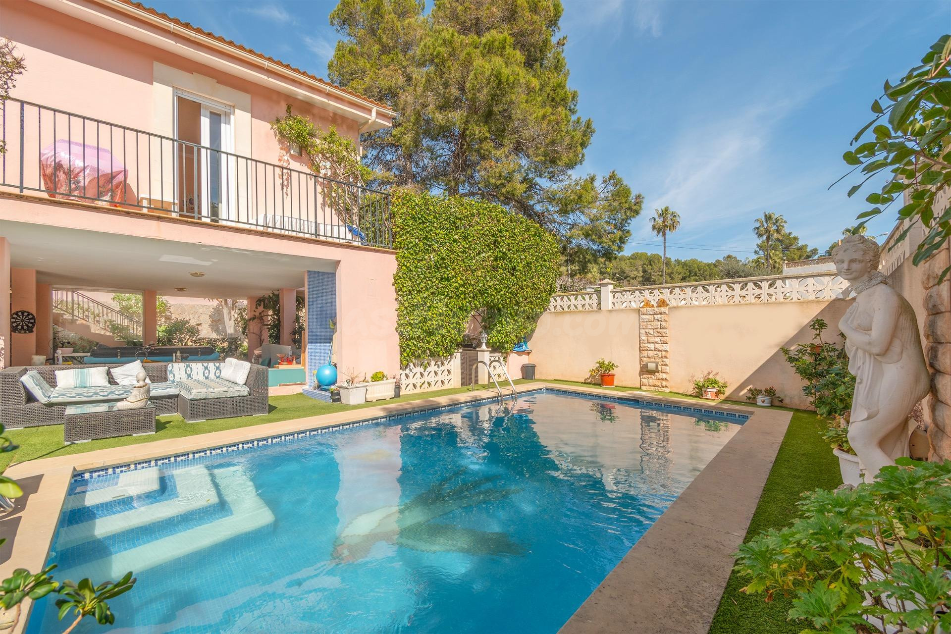Chalet independiente con piscina en Costa de la Calma