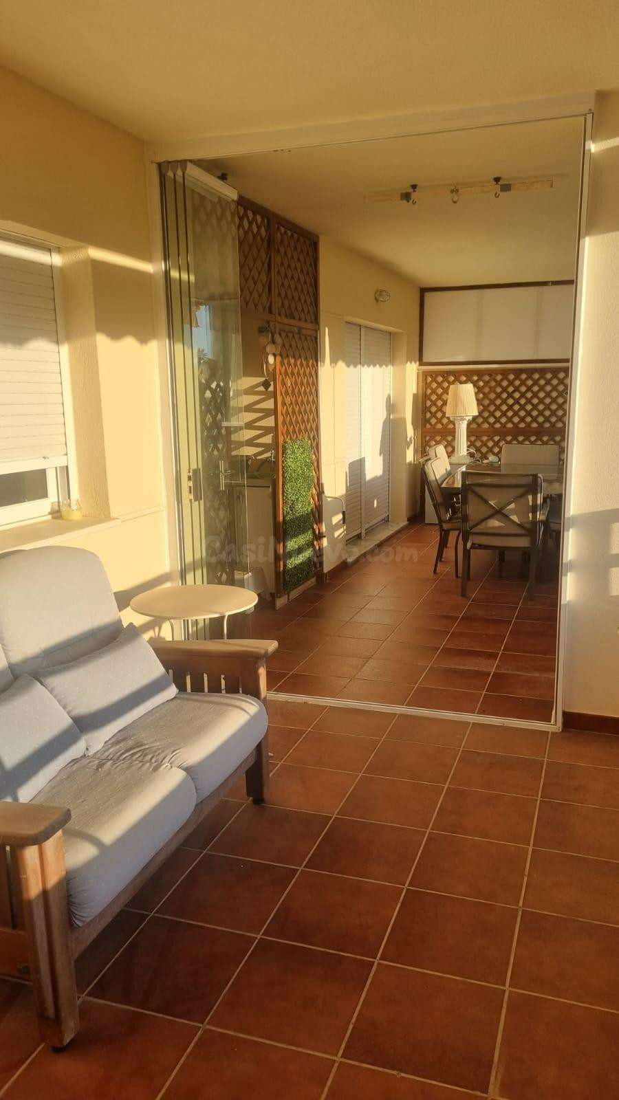 SE ALQUILA POR UN MAXIMO DE 9 MESES MAGNIFICO PISO EN BENALM - foto 3