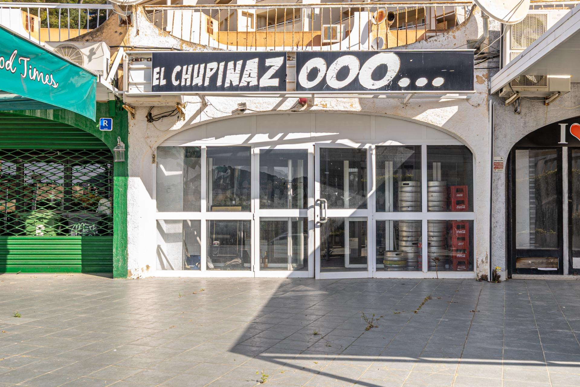 Se vende local comercial en Santa Ponsa con gran terraza y p - foto 2