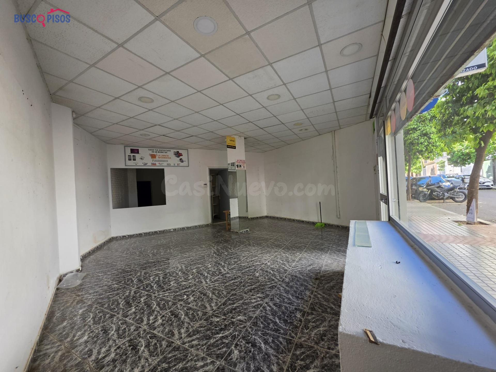 SE ALQUILA LOCAL COMERCIAL EN ZONA ARCÁNGEL JUNTO A IGLESIA  - foto 4
