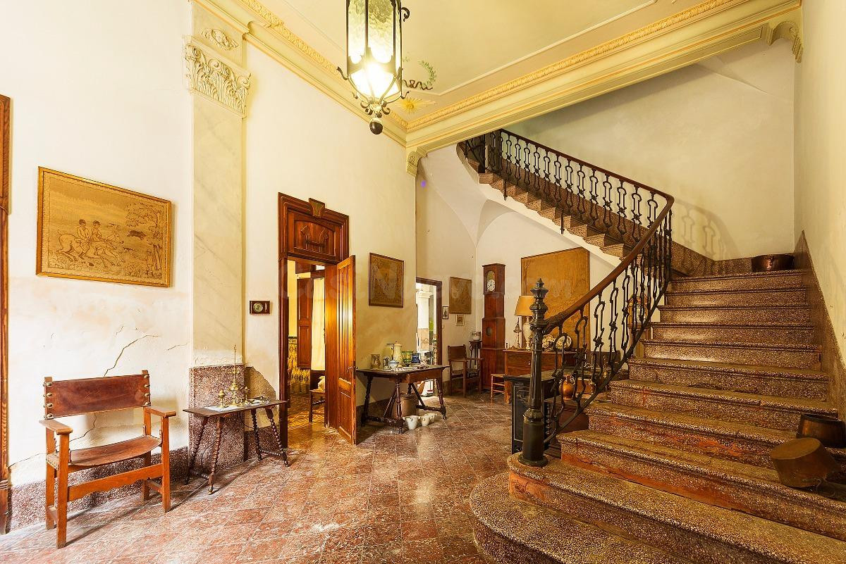 EDIFICIO SEÑORIAL EN VENTA EN EL CENTRO DE INCA - foto 2