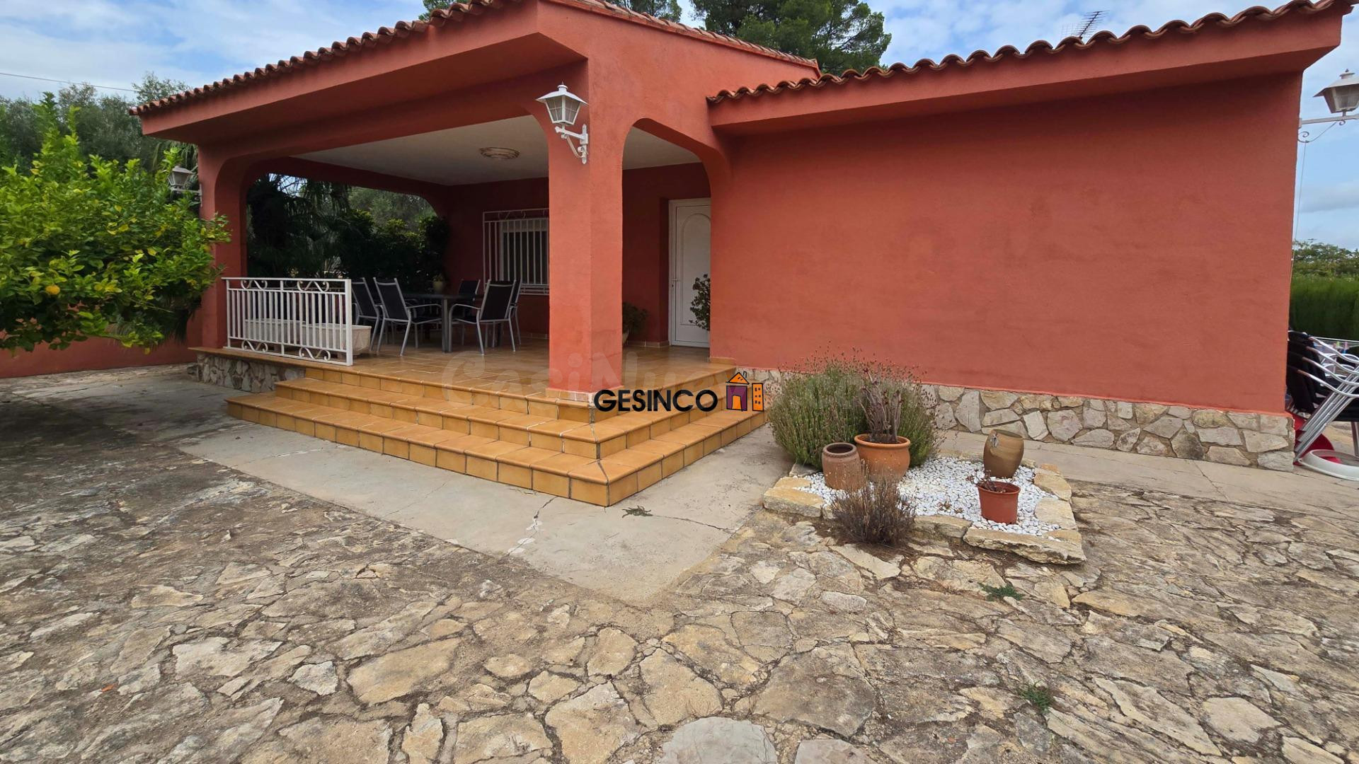 PRECIOSO CHALET EN VENTA EN ONTINYENT - foto 2
