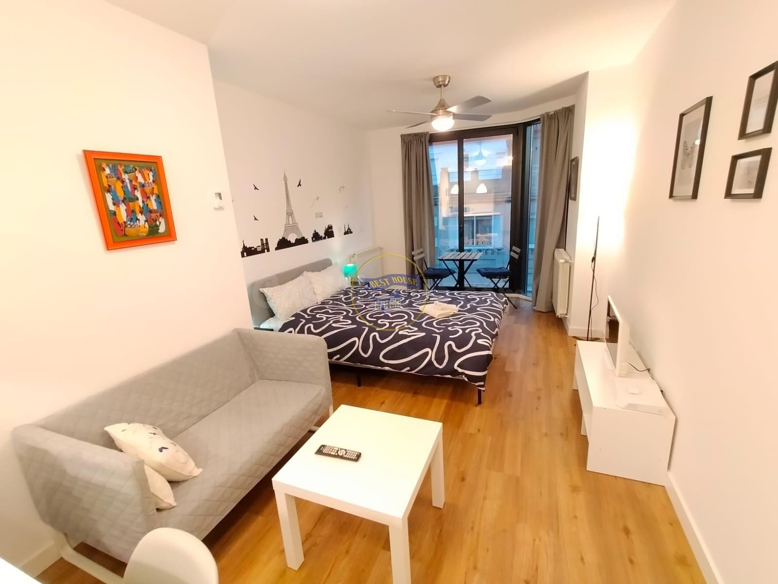 Estudio nuevo amueblado en el Calvario, sin garaje