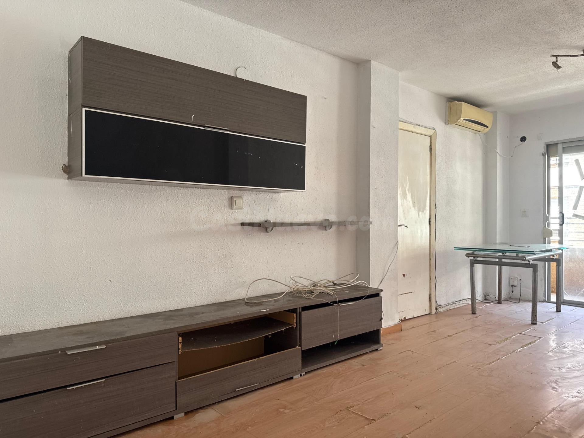 Piso amplio de 3 habitaciones con balcón y muchas posibilida