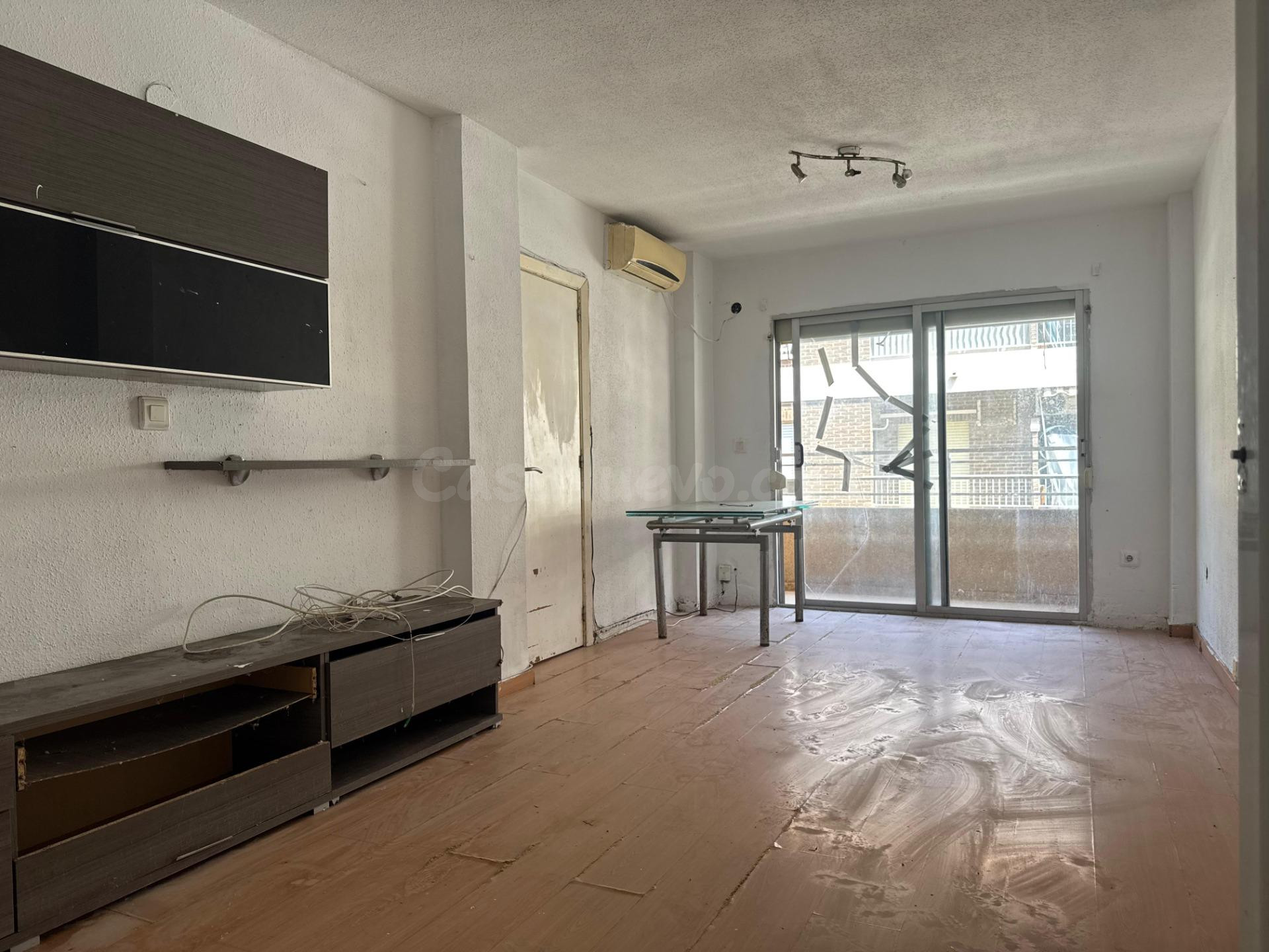 Piso amplio de 3 habitaciones con balcón y muchas posibilida - foto 2