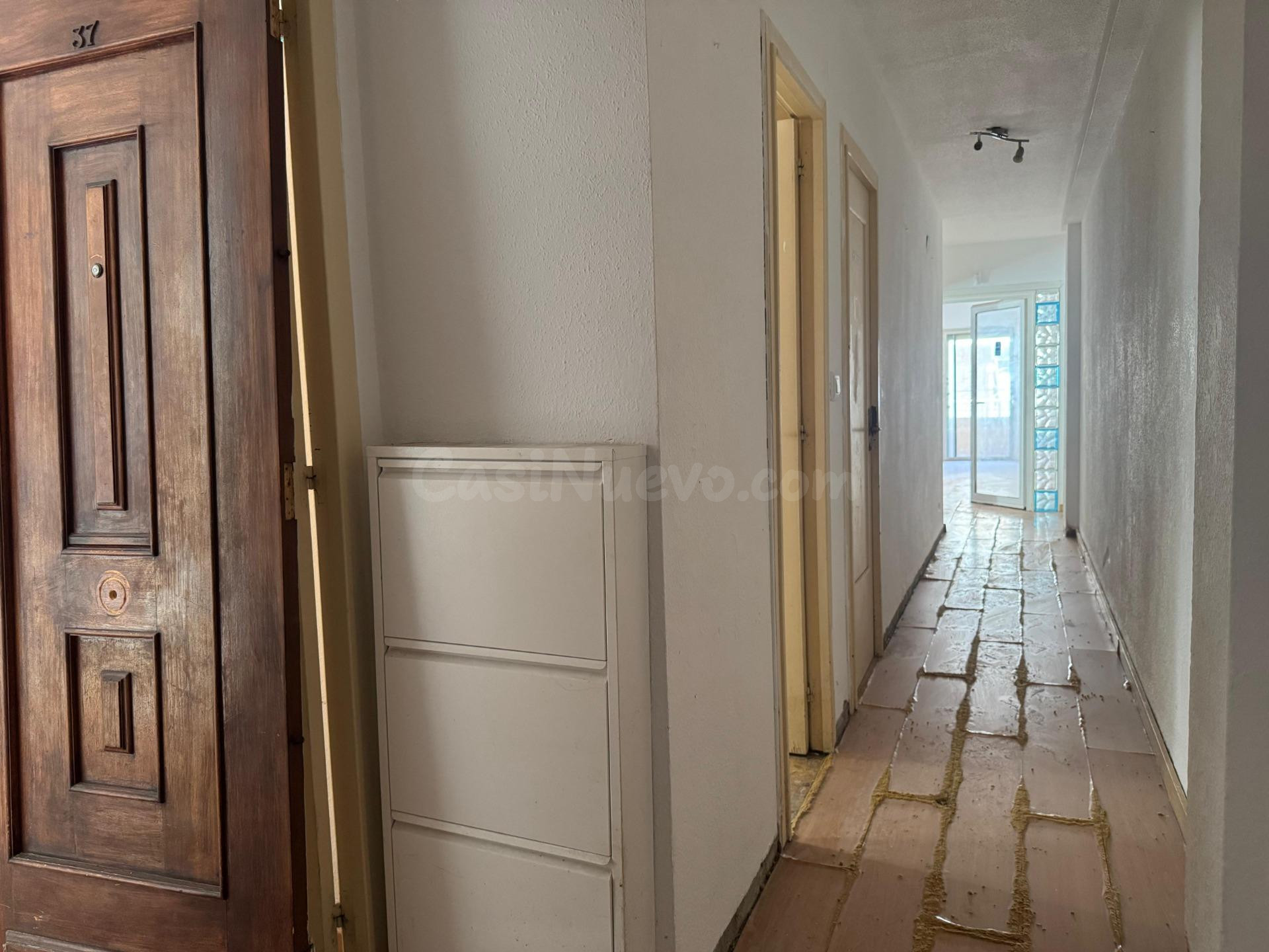Piso amplio de 3 habitaciones con balcón y muchas posibilida - foto 5