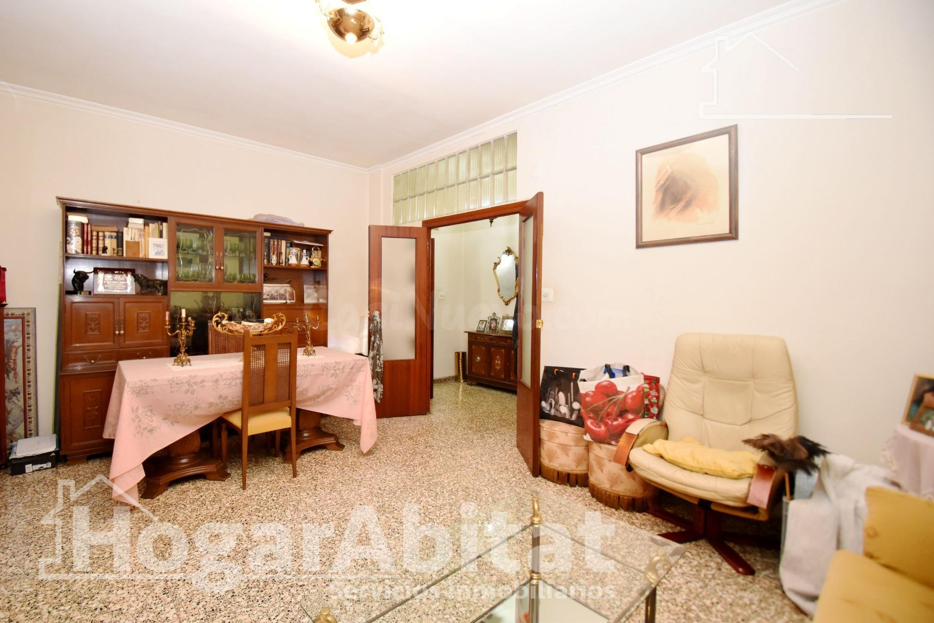 AMPLIA CASA CON LOCAL COMERCIAL Y DOS TERRAZAS - foto 4