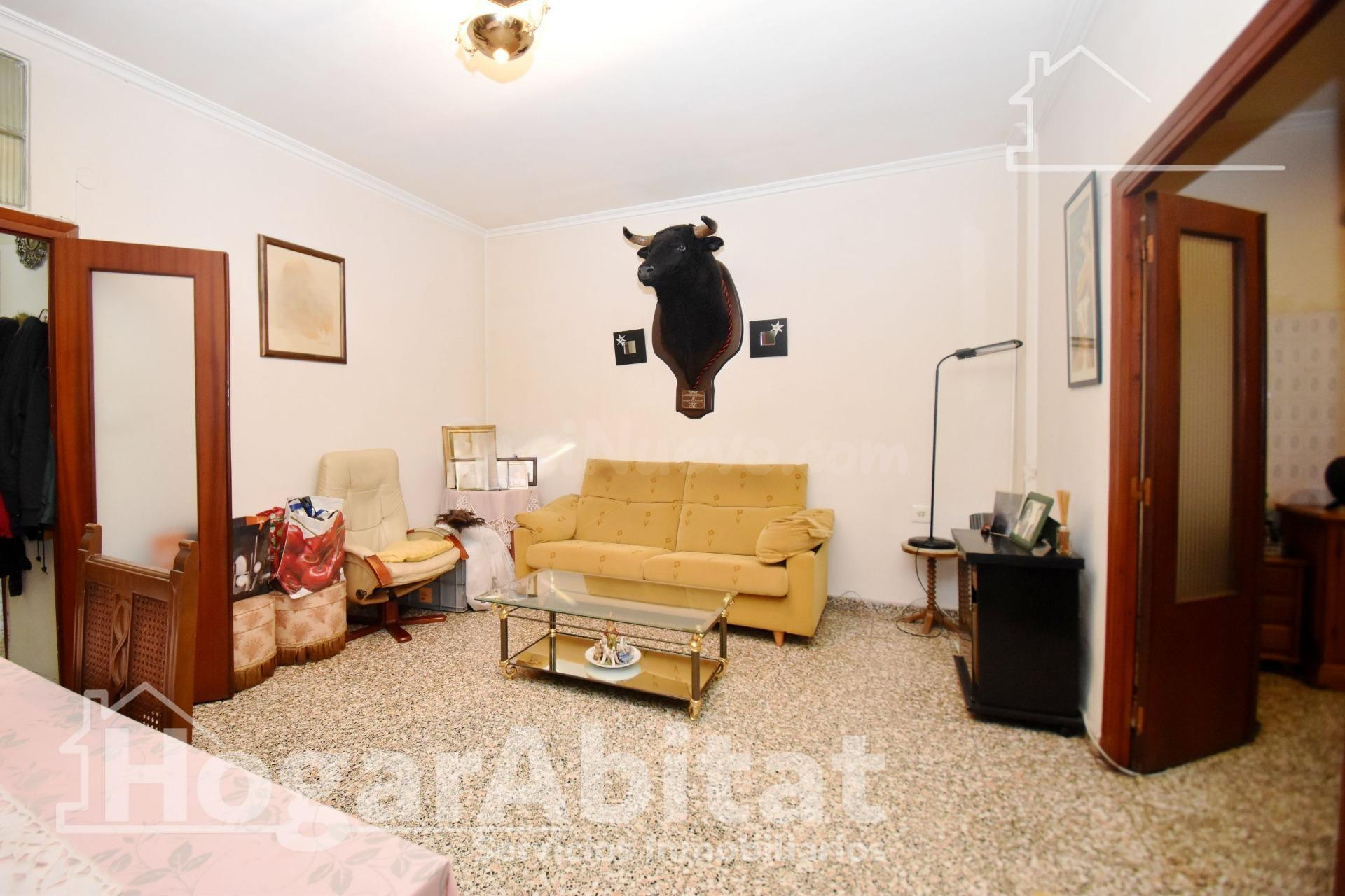 AMPLIA CASA CON LOCAL COMERCIAL Y DOS TERRAZAS - foto 5