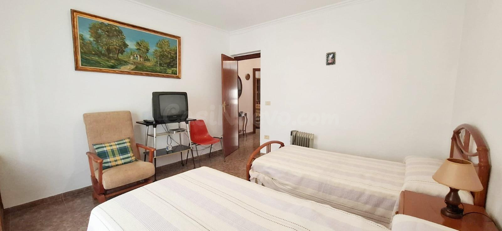 Casa espaciosa con gran potencial de reforma en zona Norte – - foto 5