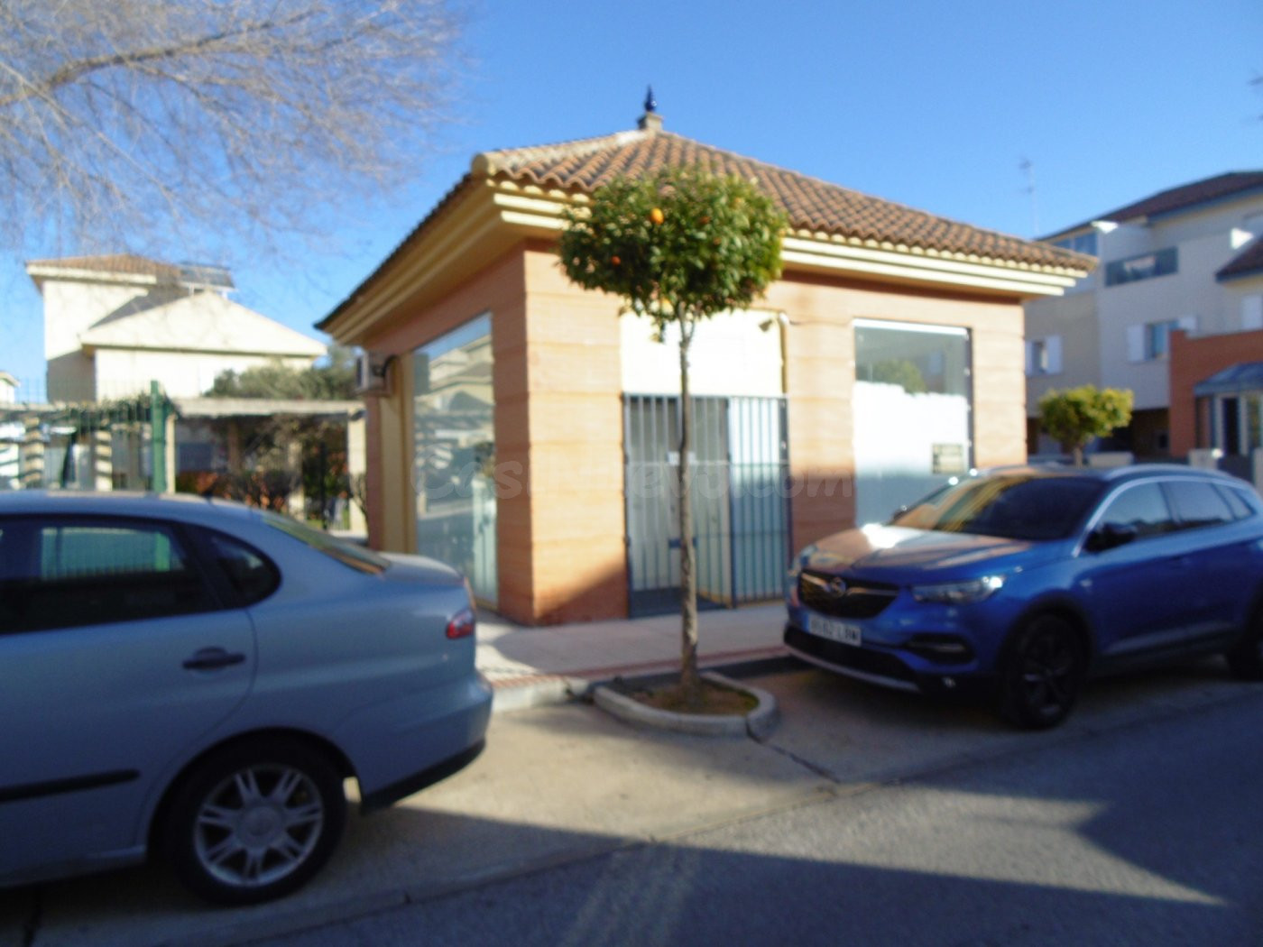 LOCAL EN CASTILLEJA DE LA CUESTA