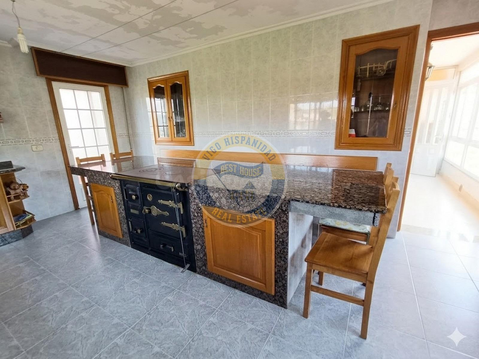 Casa pareada de tres plantas con parcela en Candeán - foto 3