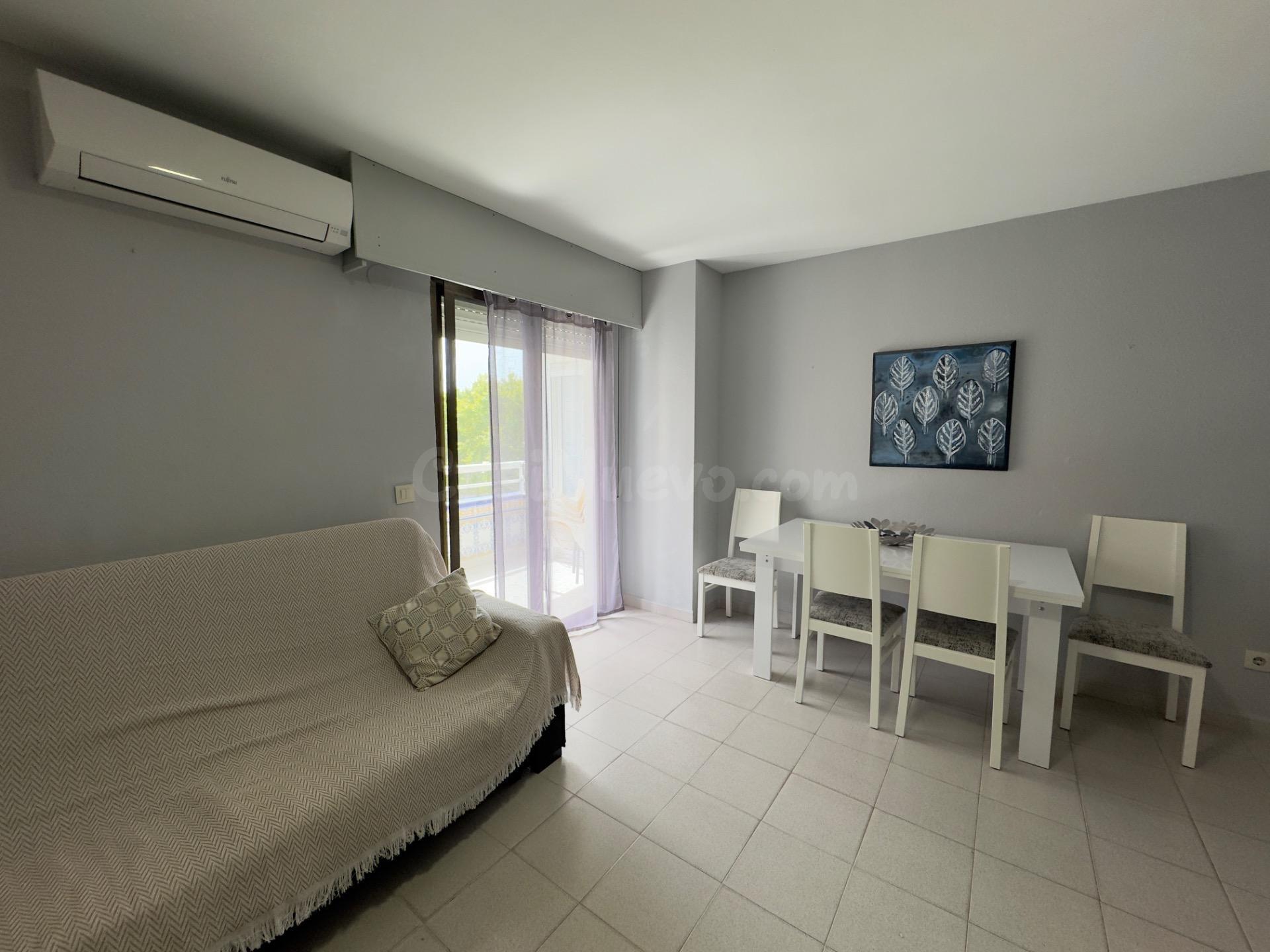Apartamento Semireformado en Playa de Gandia - Alquiler Temp - foto 5