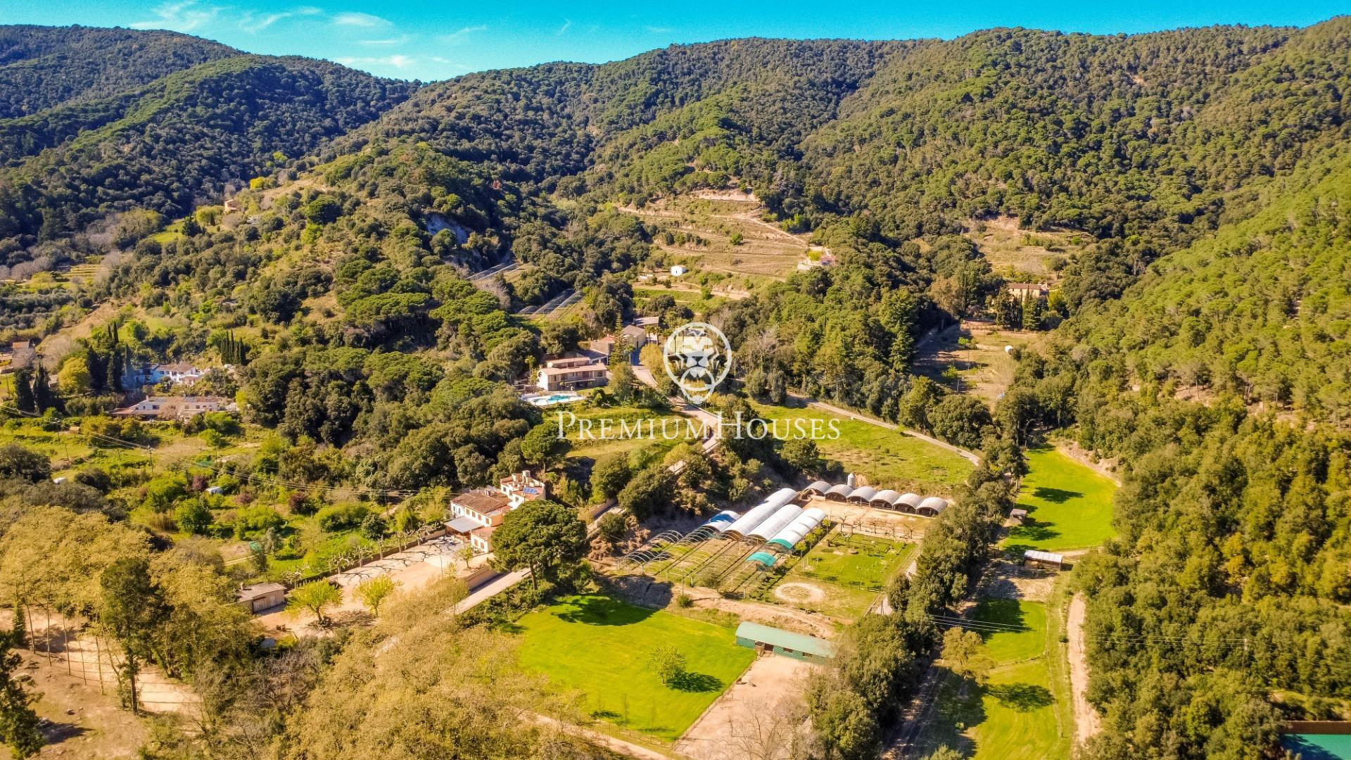 Propiedad con dos casas en venta en Arenys de Munt - foto 3