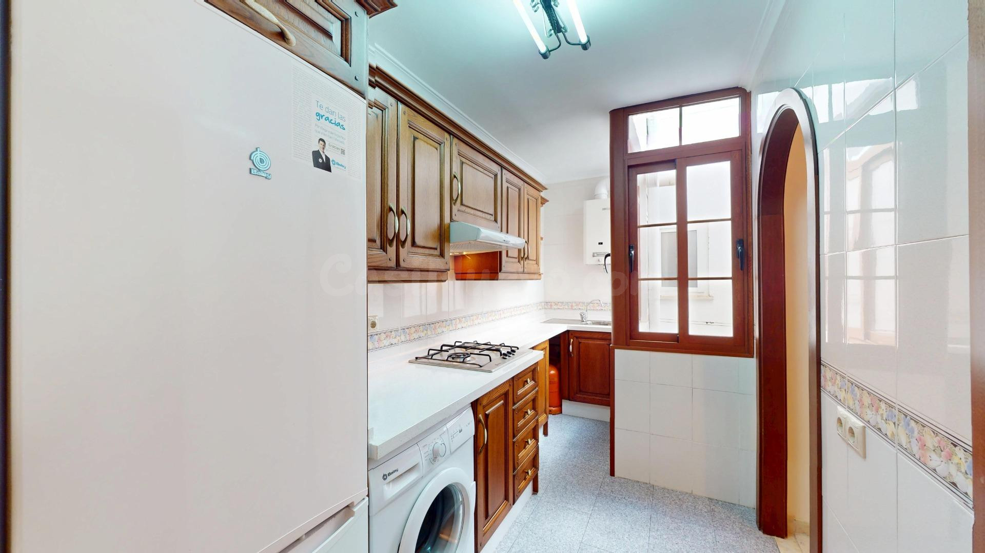 Piso reformado en venta en el centro de Fuengirola, a solo 5 - foto 3