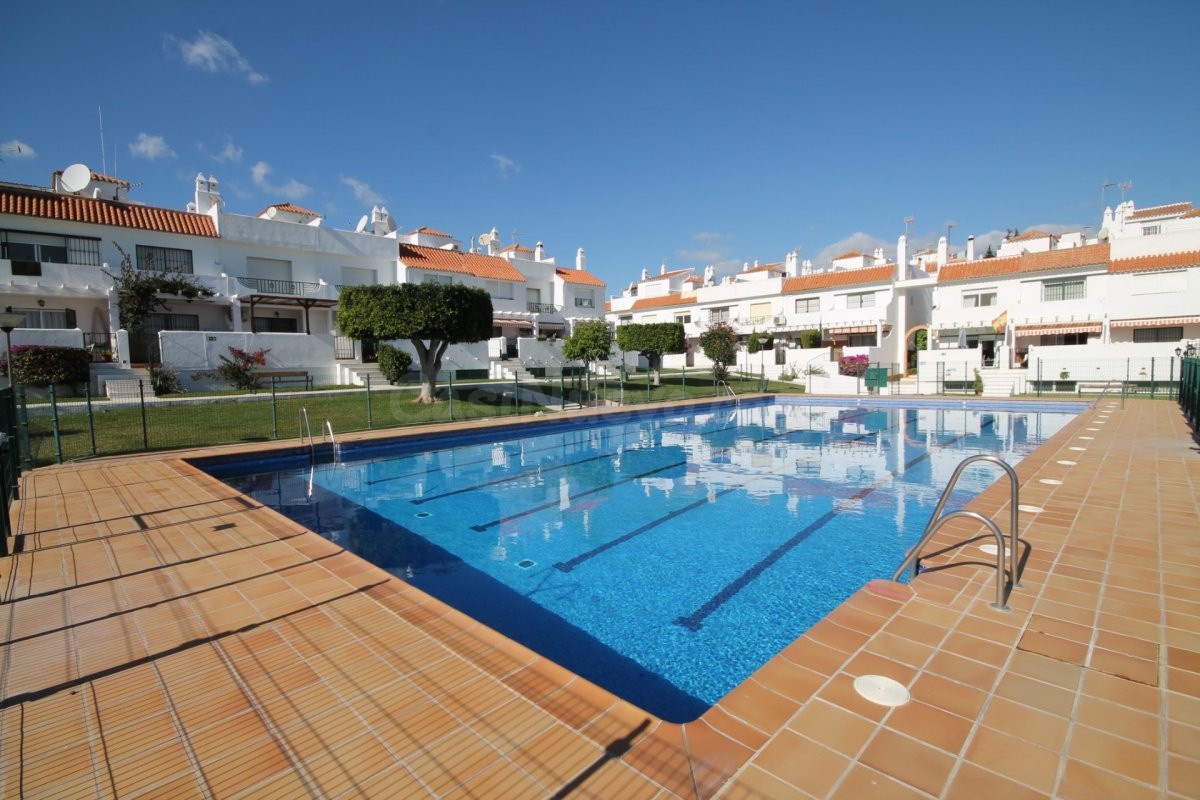 Chalet adosado en venta zona Castillo
