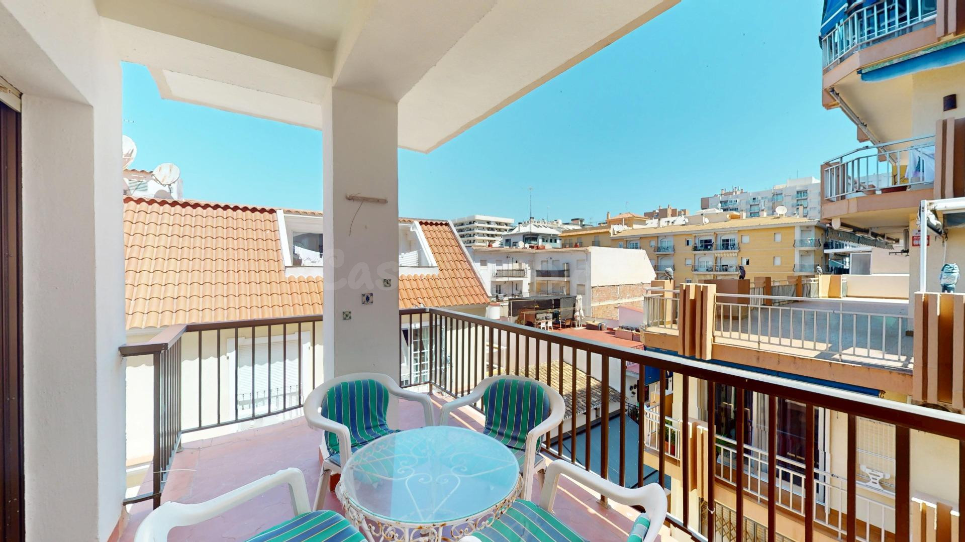 Piso en Fuengirola, a solo 100m de la playa! - foto 4