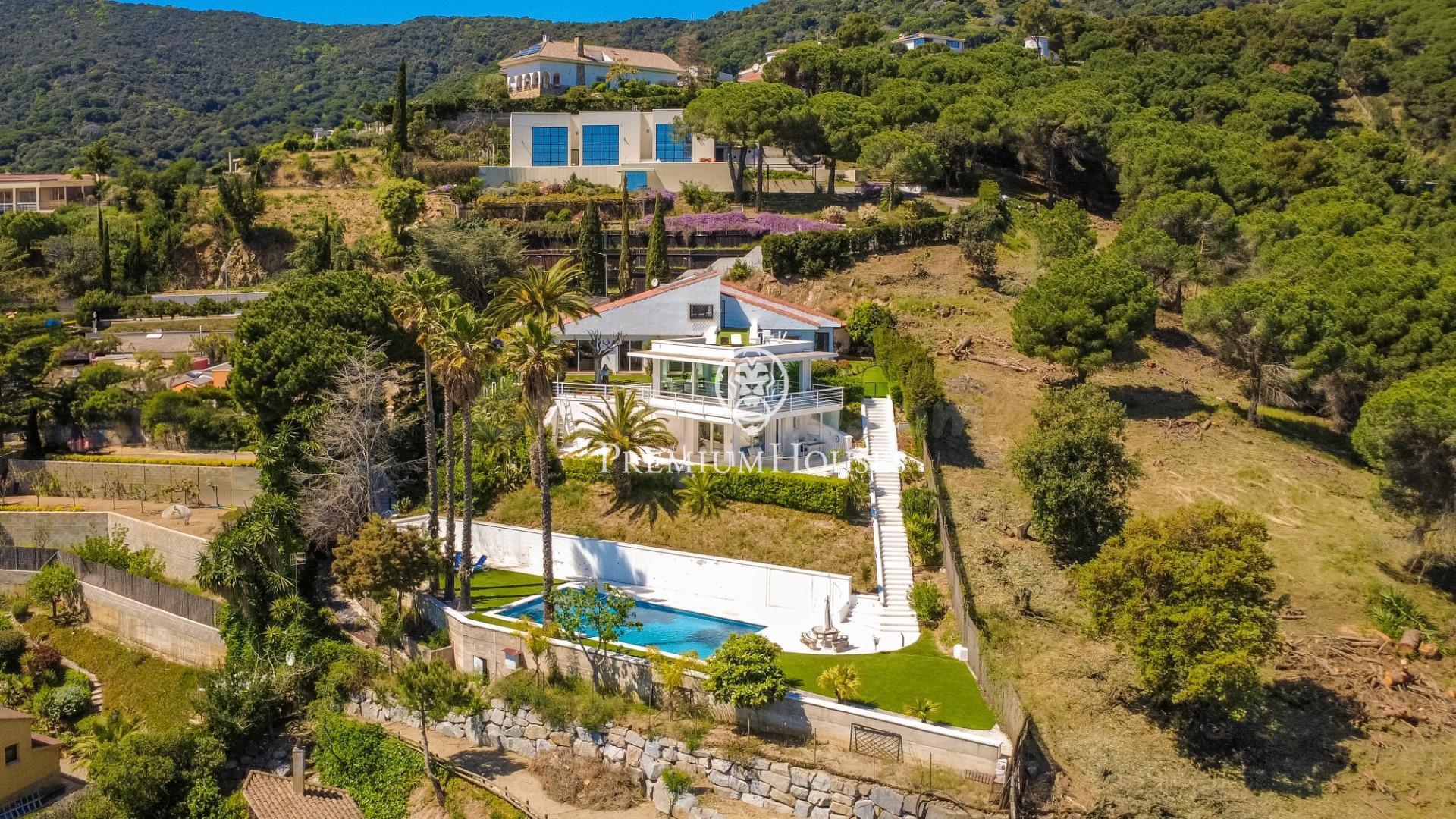 Casa en venta en Alella con espectaculares vistas al mar y a - foto 2