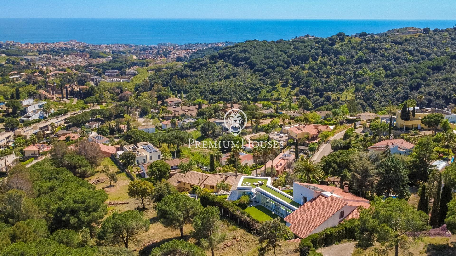 Casa en venta en Alella con espectaculares vistas al mar y a - foto 3