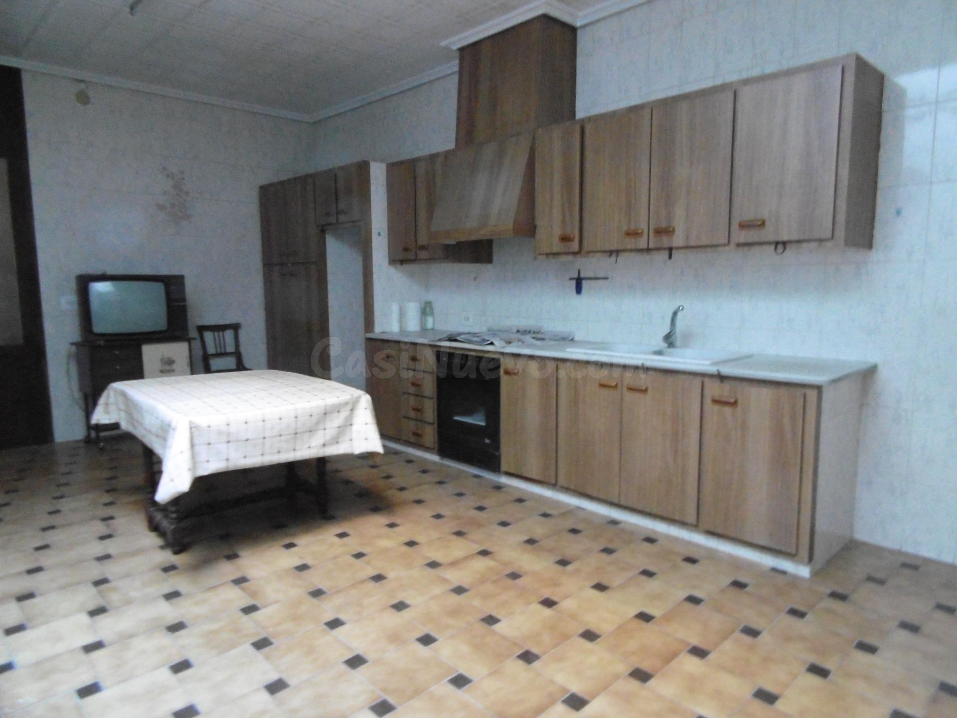Amplia Casa en el Corazón de Vila-real - foto 2