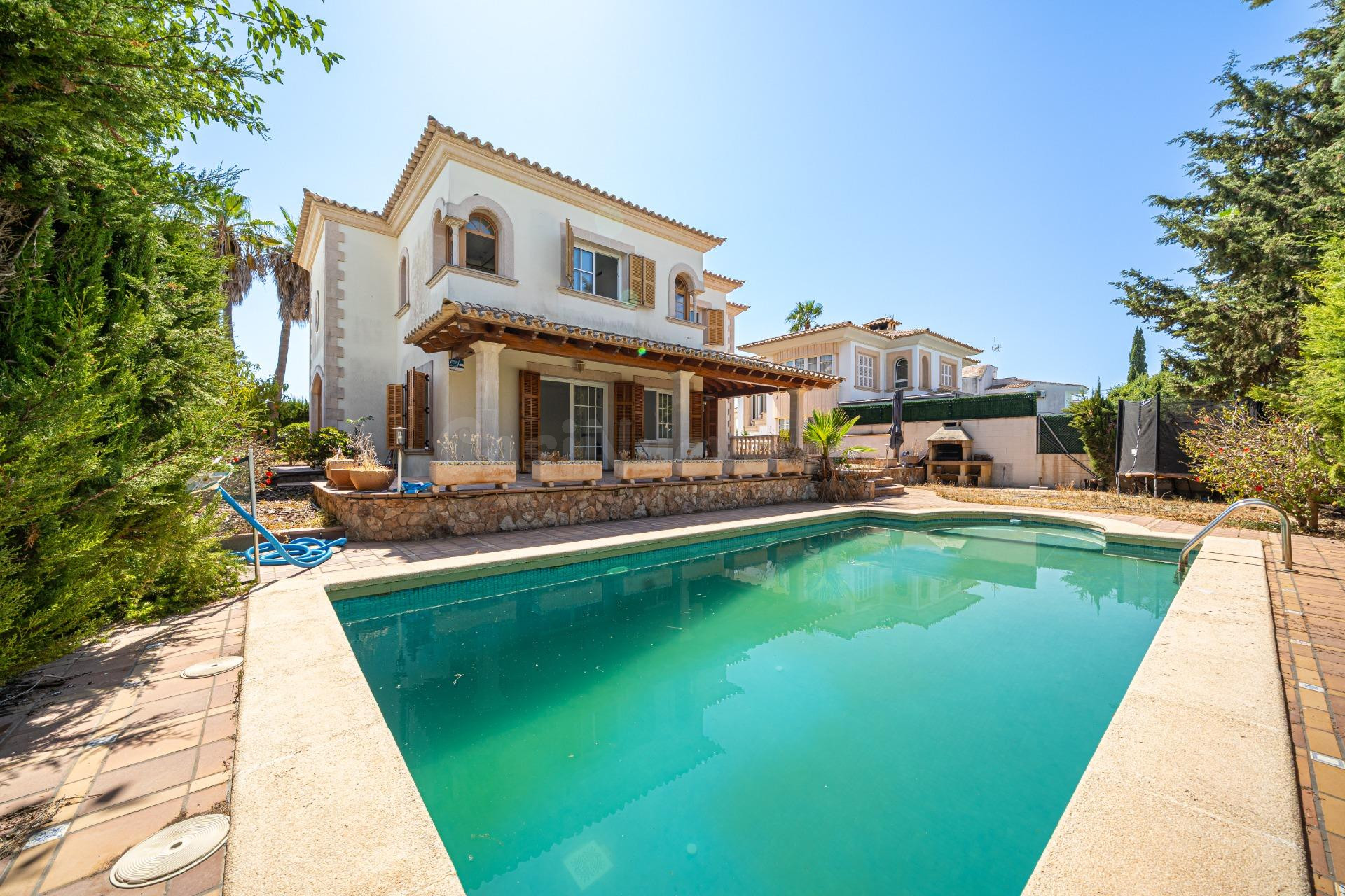 Chalet independiente con piscina privada en Son Verí Nou
