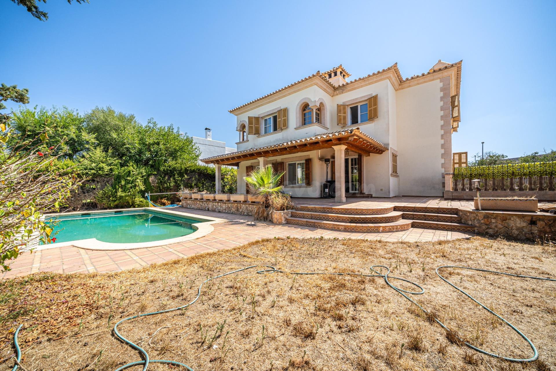 Chalet independiente con piscina privada en Son Verí Nou - foto 3
