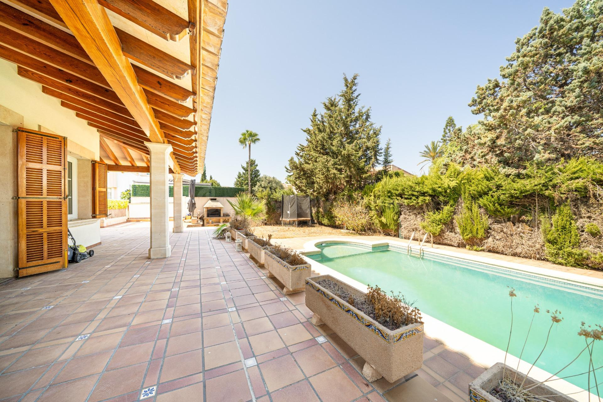 Chalet independiente con piscina privada en Son Verí Nou - foto 4