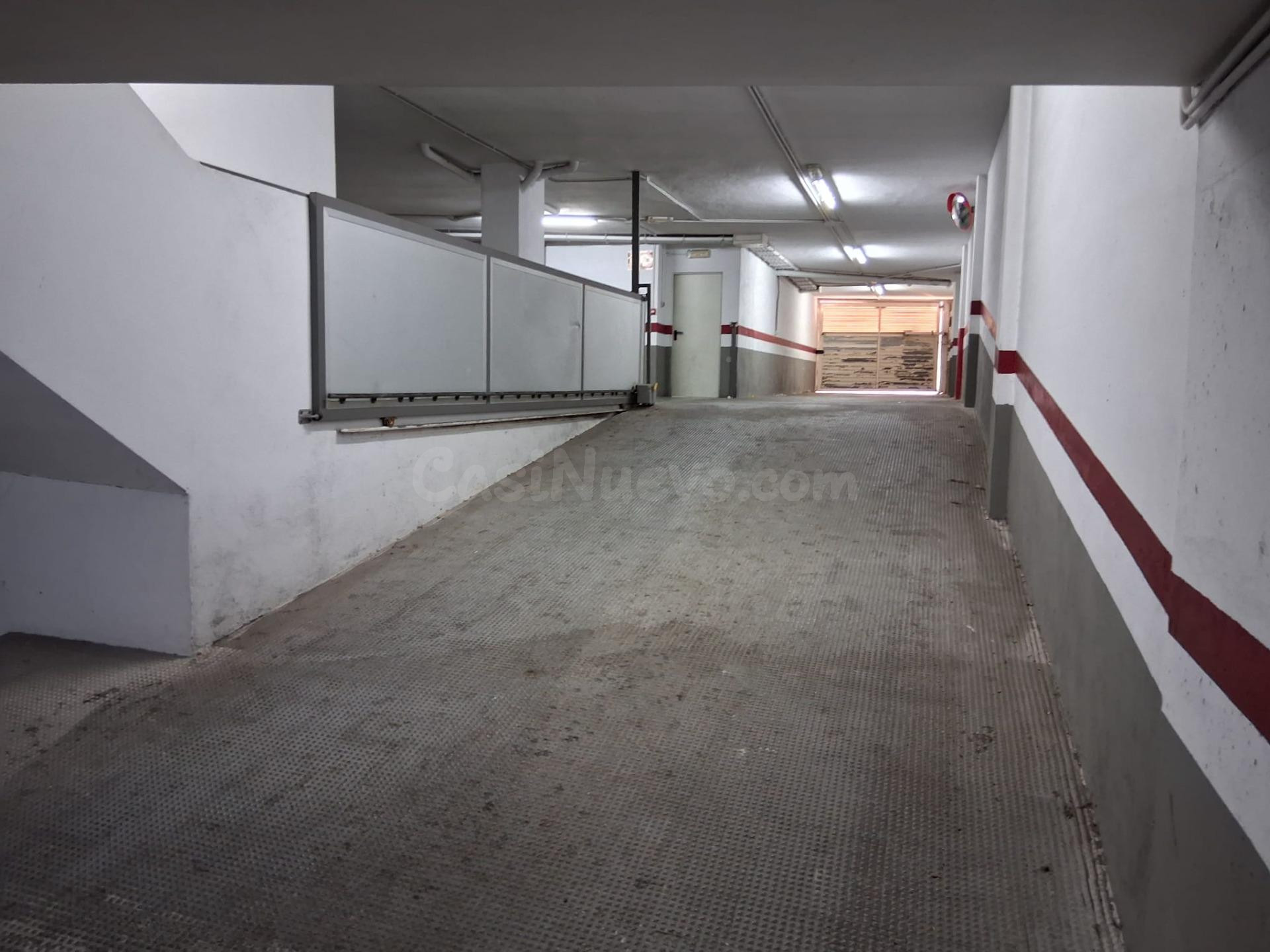 Amplia Plaza de Parking en Zona Avenida Alcora, Castellón - foto 3