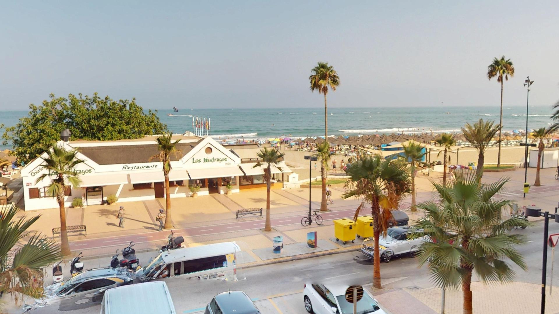 Exclusivo piso frontal al mar en el Paseo Marítimo de Los Bo